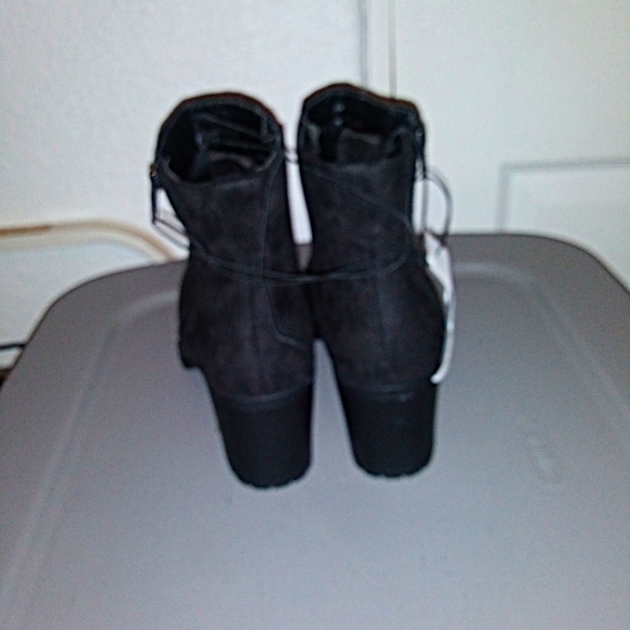 NWT Black Suede Booties, size 8 - Picture 2 of 5
